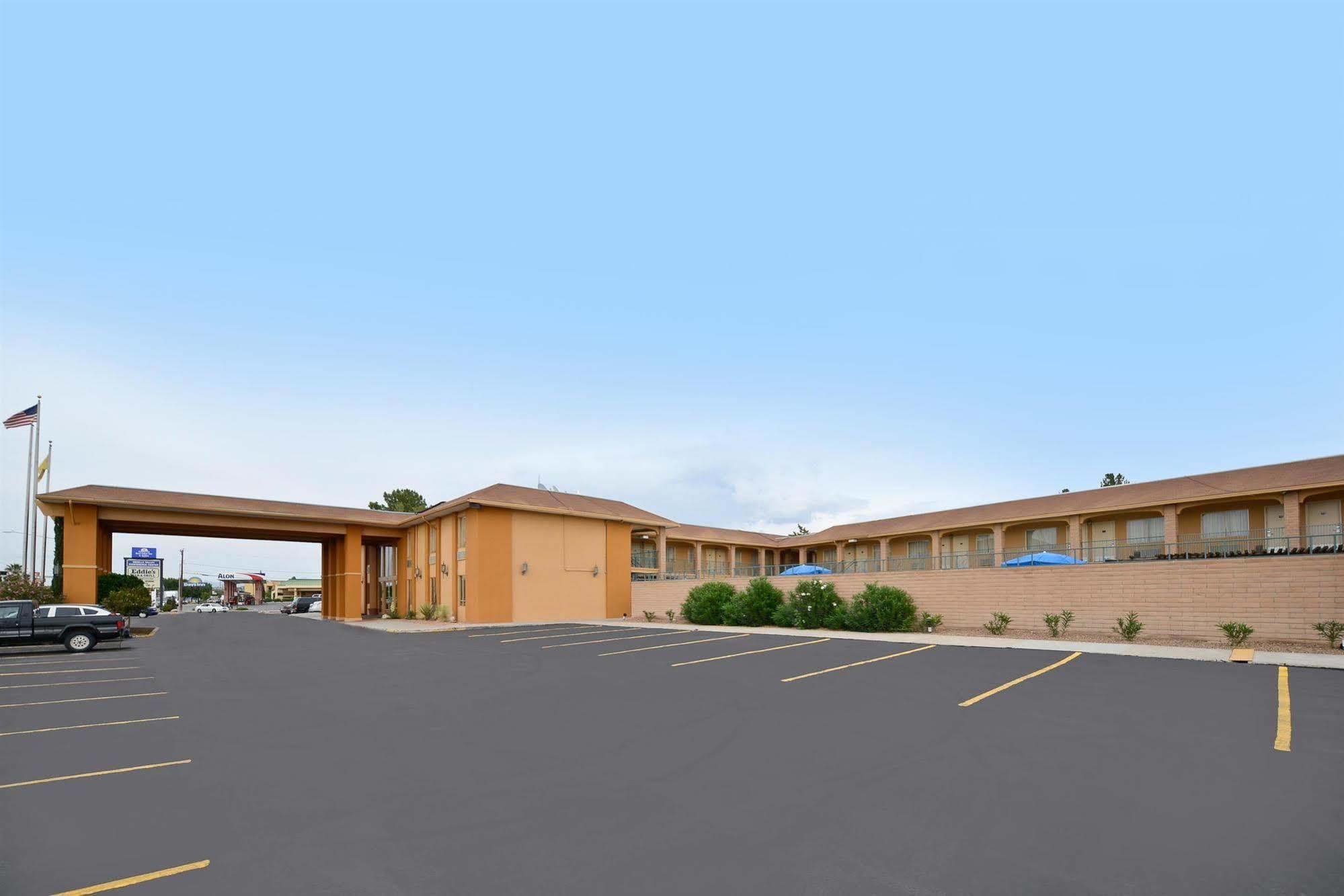 Mesilla Valley Days Inn & Suites Лас Крусес Екстериор снимка